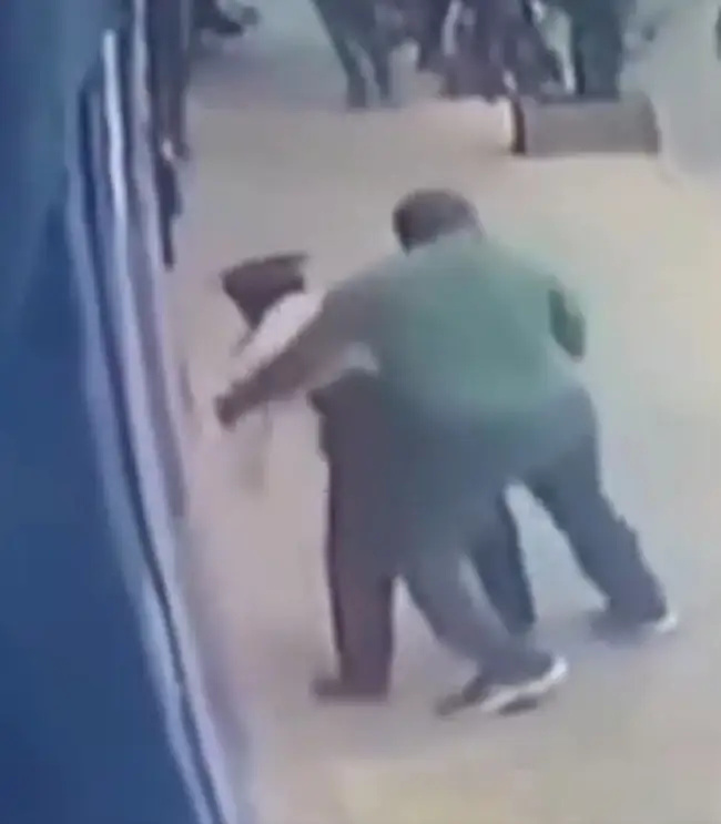 Conductor agredió a una policía de Tehuacán para evitar multa