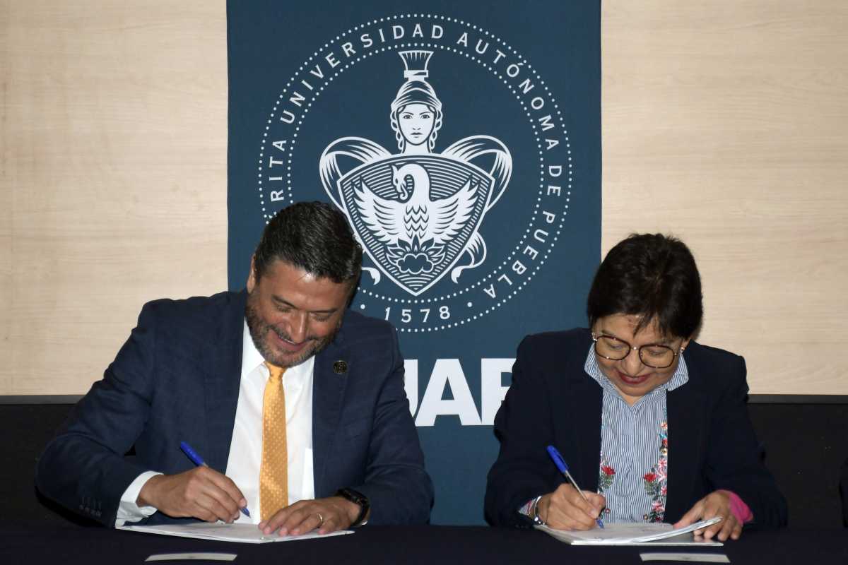Rectora Lilia Cedillo firma convenio con el TEEP