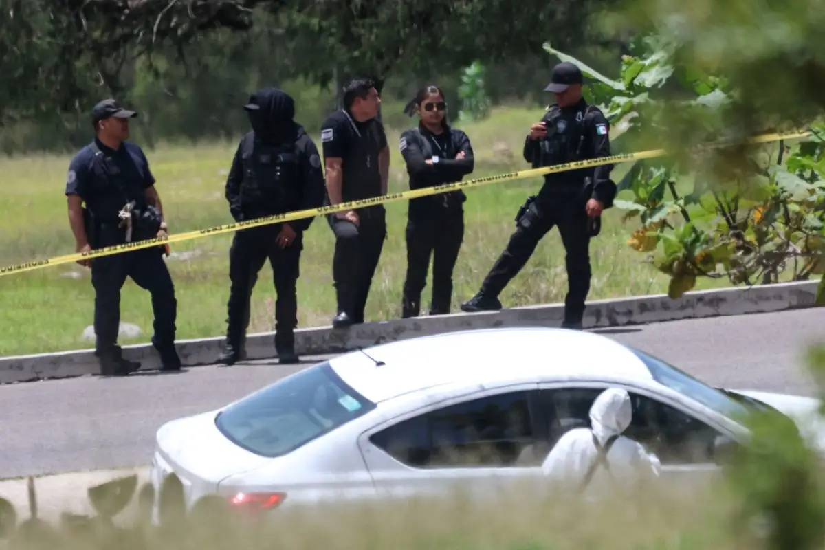 Hallan cadáver dentro de un coche en Cuautinchán