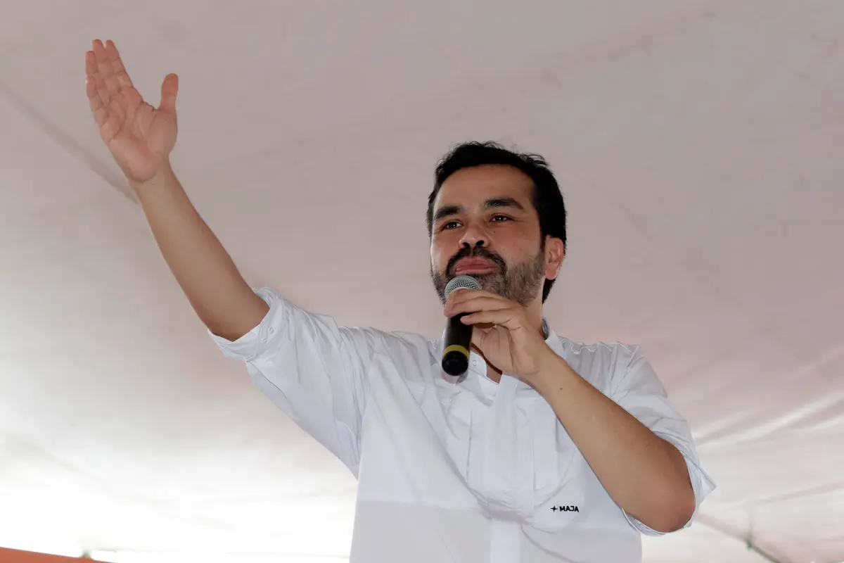 Máynez trata de rescatar a MC en Puebla y busca detener proyecto en San José Chiapa
