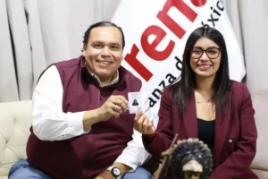 La Bonita Sánchez es militante de Morena; le dan credencial