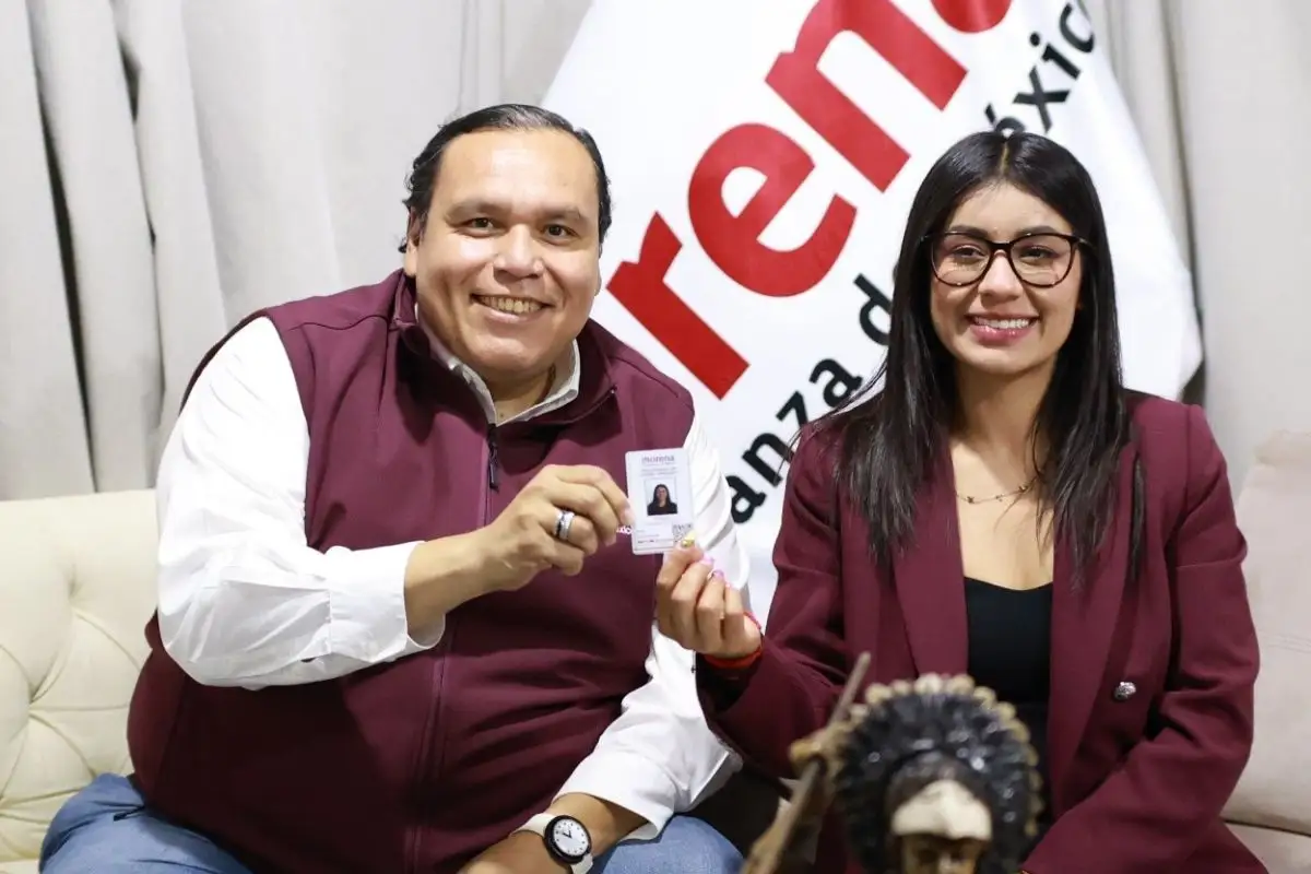 Le dan credencial como militante de Morena a “La Bonita” Sánchez 4 La Bonita Sánchez es militante de Morena; le dan credencial