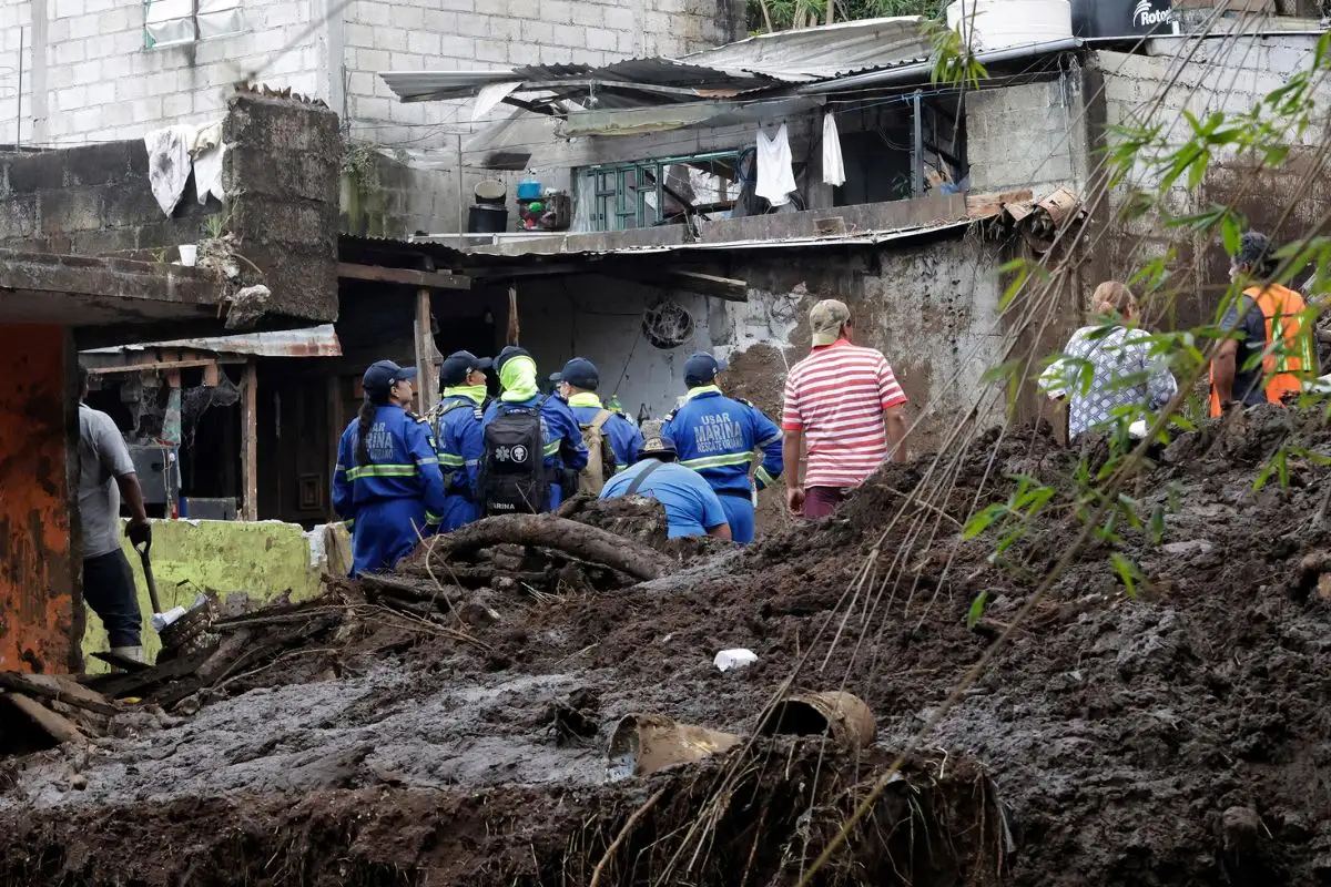 Entregan apoyos a comunidad afectada por lluvias en Pantepec