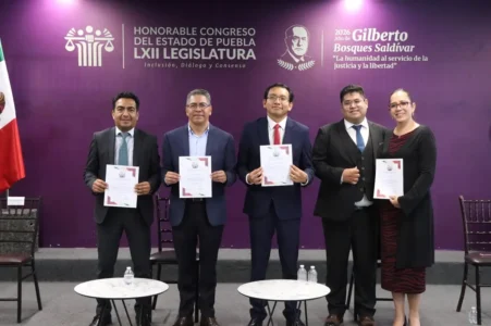 Participa diputado Marcos Castro en conferencia sobre los retos del derecho mexicano