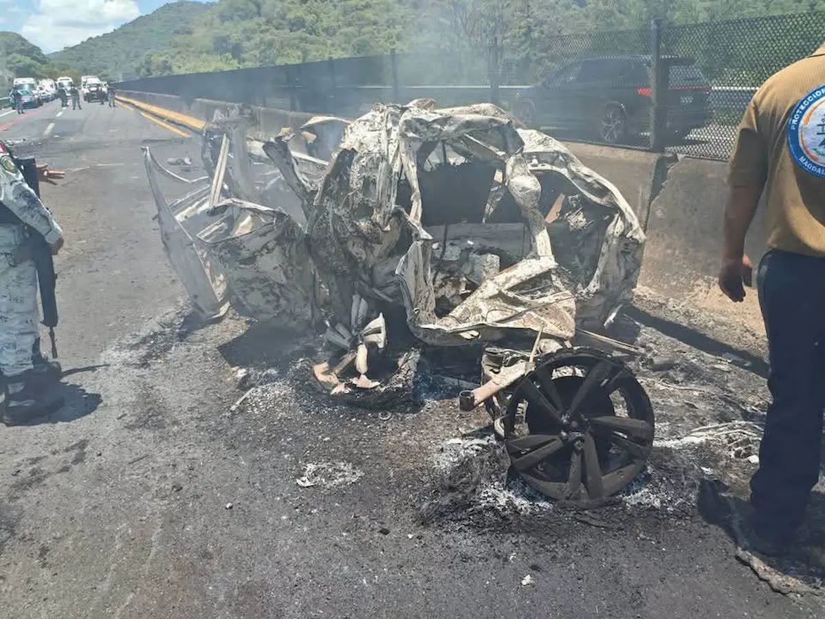 Incendio y choque múltiple en la autopista Guadalajara-Tepic deja varios muertos y heridos