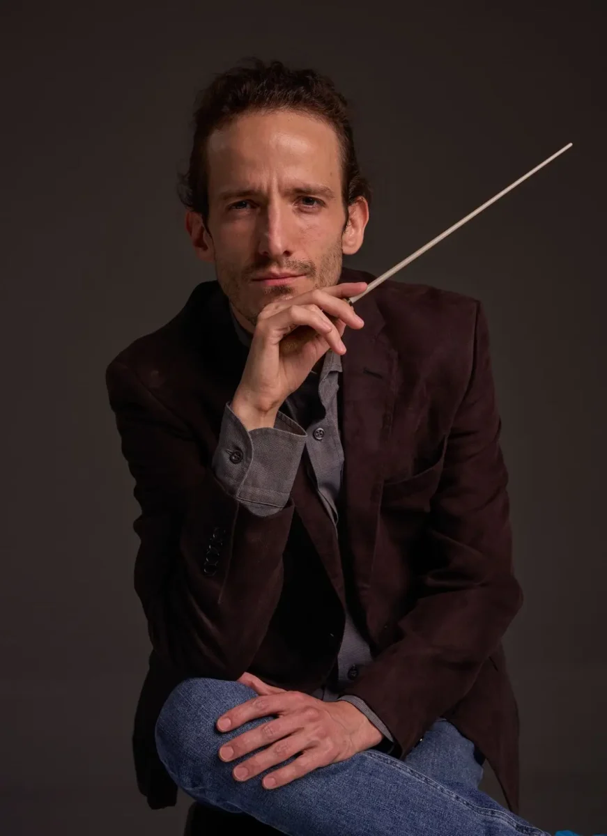 Andrés Penella, uno de los compositores más versátiles del audiovisual y el teatro mexicano