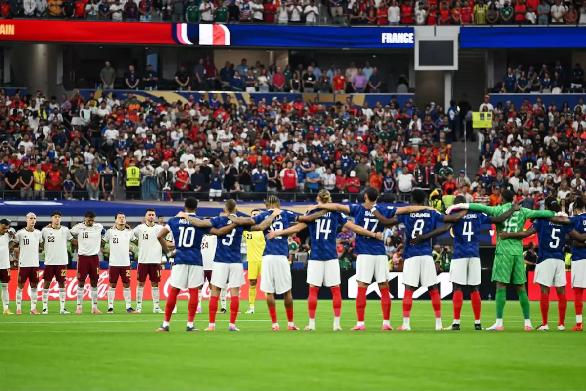 ¿Por qué se guardó un minuto de silencio en el Francia vs España?