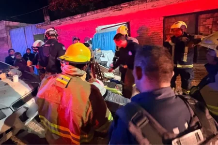 Conductor chocó contra una casa en Bosques de Manzanilla
