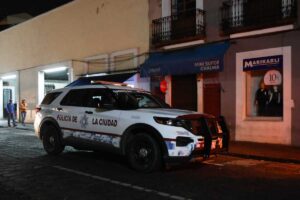 robo de auto en Centro Histórico de Puebla | la policía municipal frustró el asalto cerca de la Catedral | Foto: Agencia Enfoque
