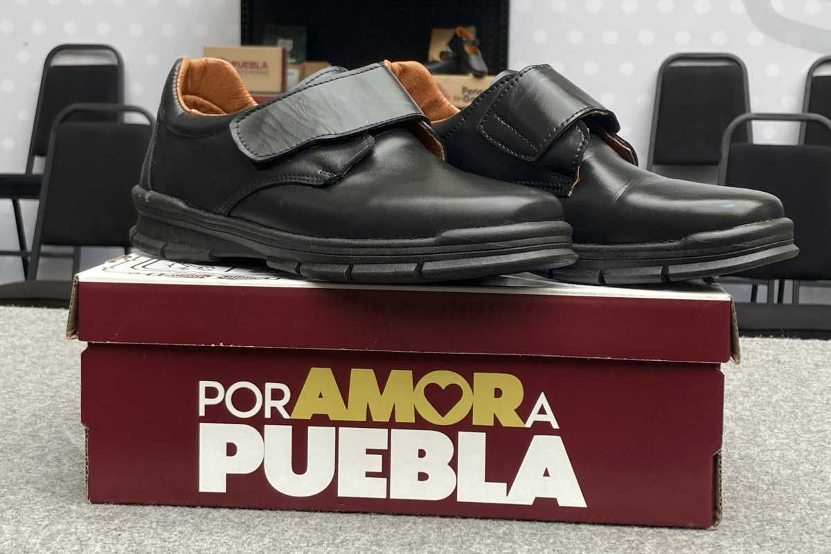 Gobierno de Puebla comprará 816 mil uniformes | la licitación incluye playeras, suéteres y calzado escolar | Foto: Agencia Enfoque