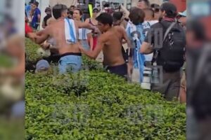 Pareja de ingleses agredida en el Mundial 2026 | jóvenes argentinos protagonizaron el ataque afuera del estadio en Atlanta | Foto: Esto
