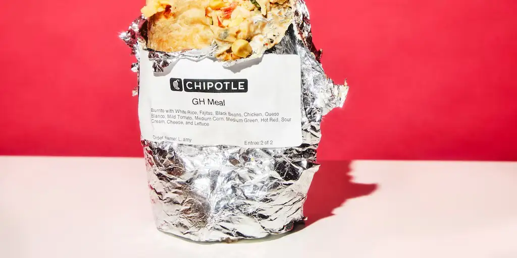 Abren sucursal de Chipotle en Monterrey; la primera en México
