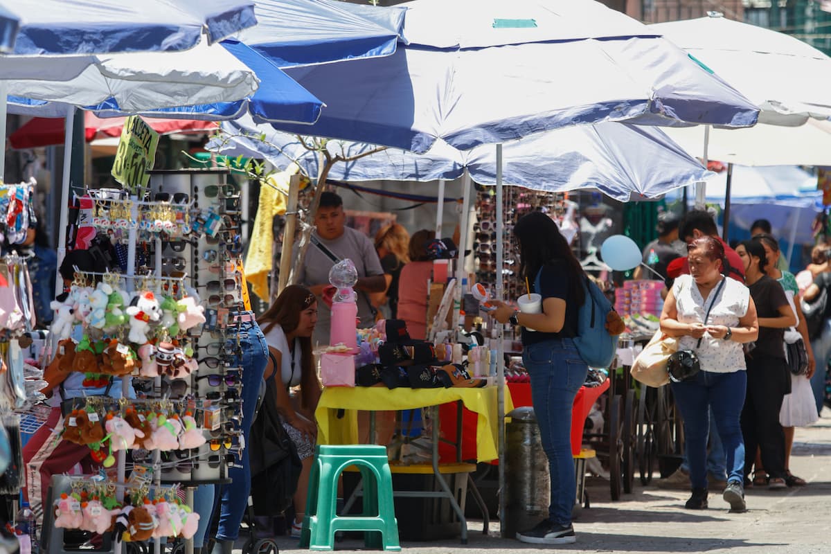 Aumenta 23% recaudación por permisos para instalación de comercio informal en Puebla capital 