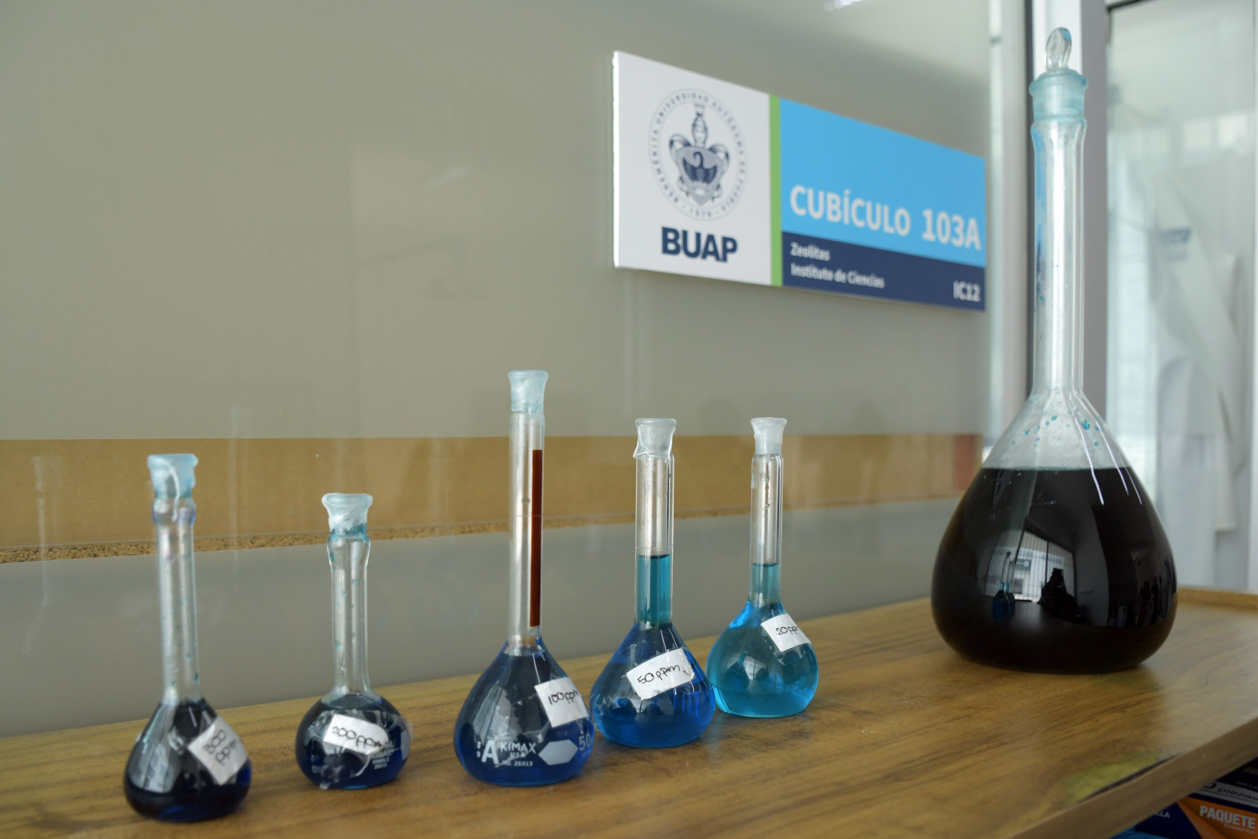 Estudio de compósitos para remover contaminantes en cuerpos de agua en la BUAP | Foto: BUAP