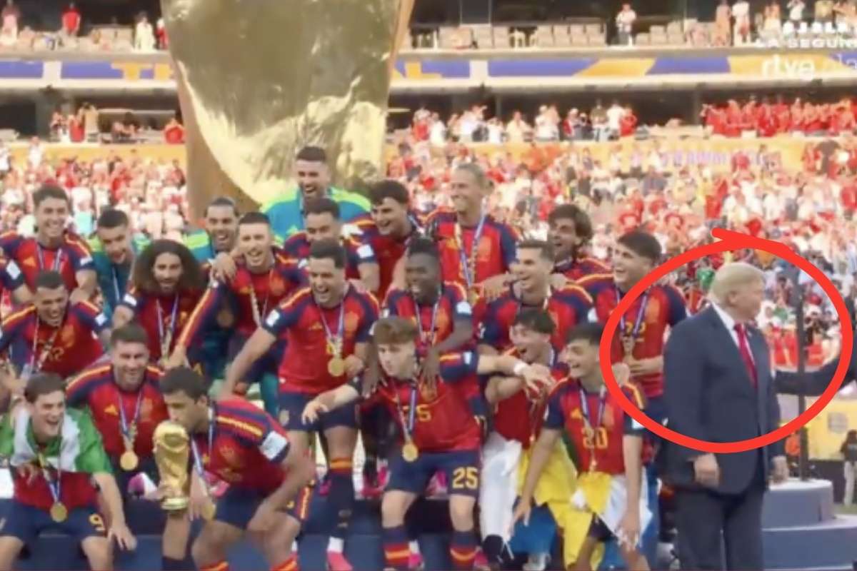 Trump protagoniza momento incómodo al negarse a abandonar el escenario en la premiación del Mundial 2 Trump en la premiación del Mundial 2026 junto a España | Foto: Cortesía