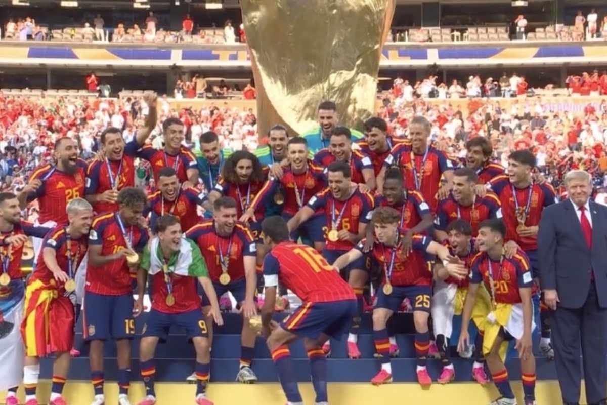 Trump protagoniza momento incómodo al negarse a abandonar el escenario en la premiación del Mundial 2 Trump se resiste a dejar el escenario en la premiación del Mundial 2026 | Foto: Cortesía