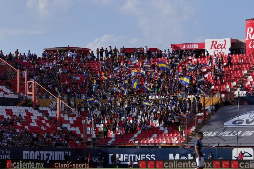 Atlético de San Luis vetará a aficionados involucrados en la pelea tras el duelo ante Cruz Azul 2 Aficionados en el Estadio Libertad Financiera tras el partido ante Cruz Azul | Foto: Cortesía