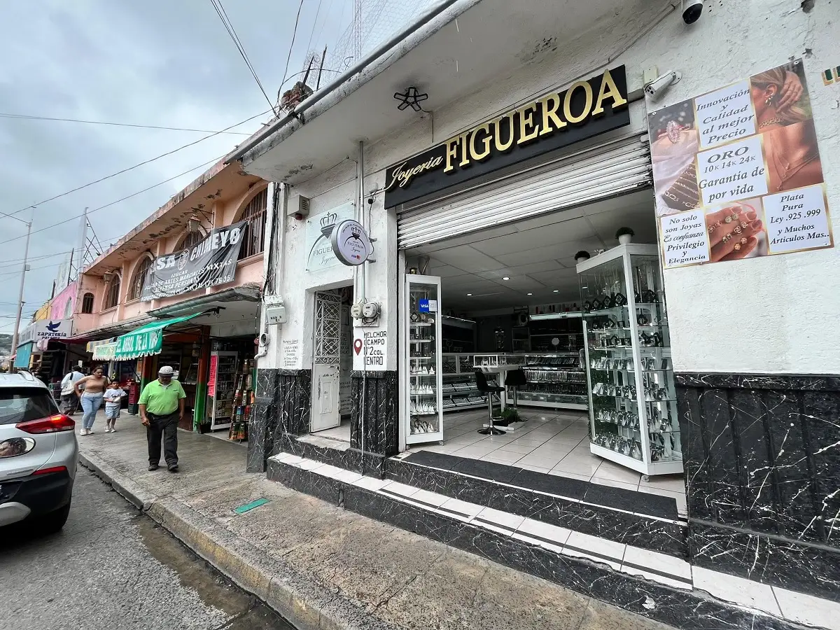 Asaltaron una joyería en Izúcar; se metieron por boquetes