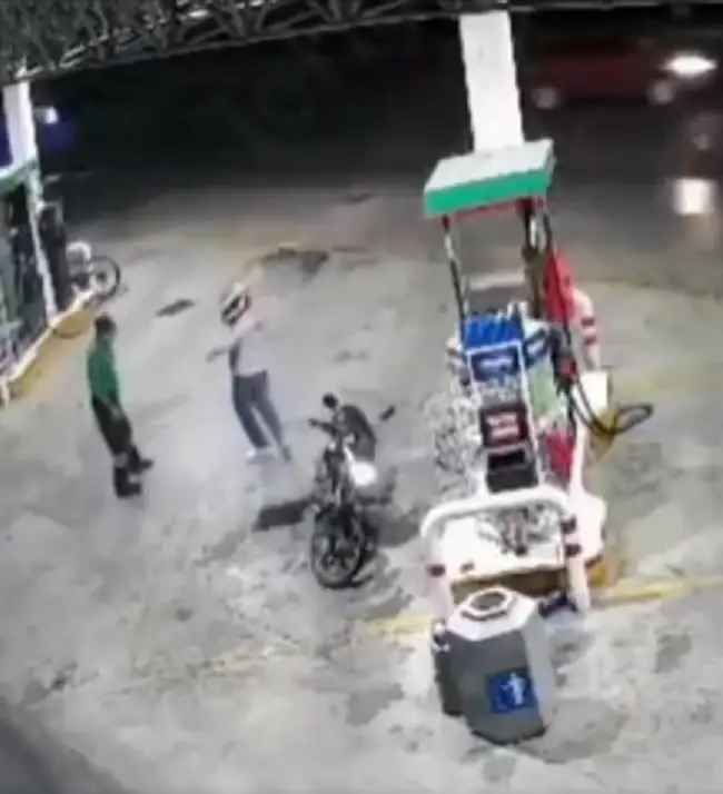 Rateros armados asaltaron una gasolinera en Tehuacán