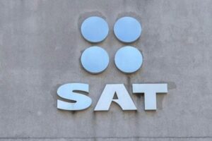 SAT publica lista de contribuyentes que emitieron facturas falsas