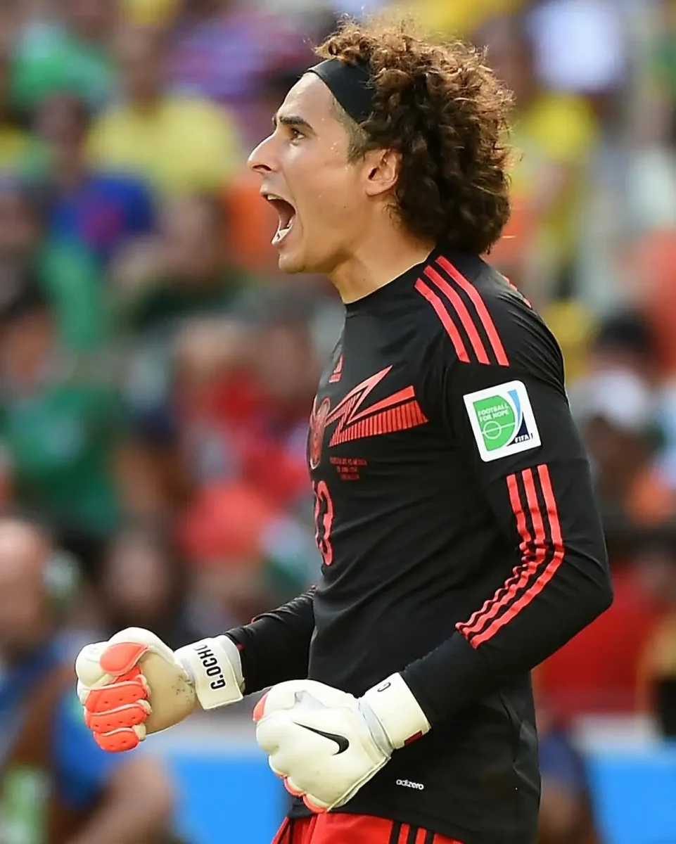 Memo Ochoa confirma su retiro