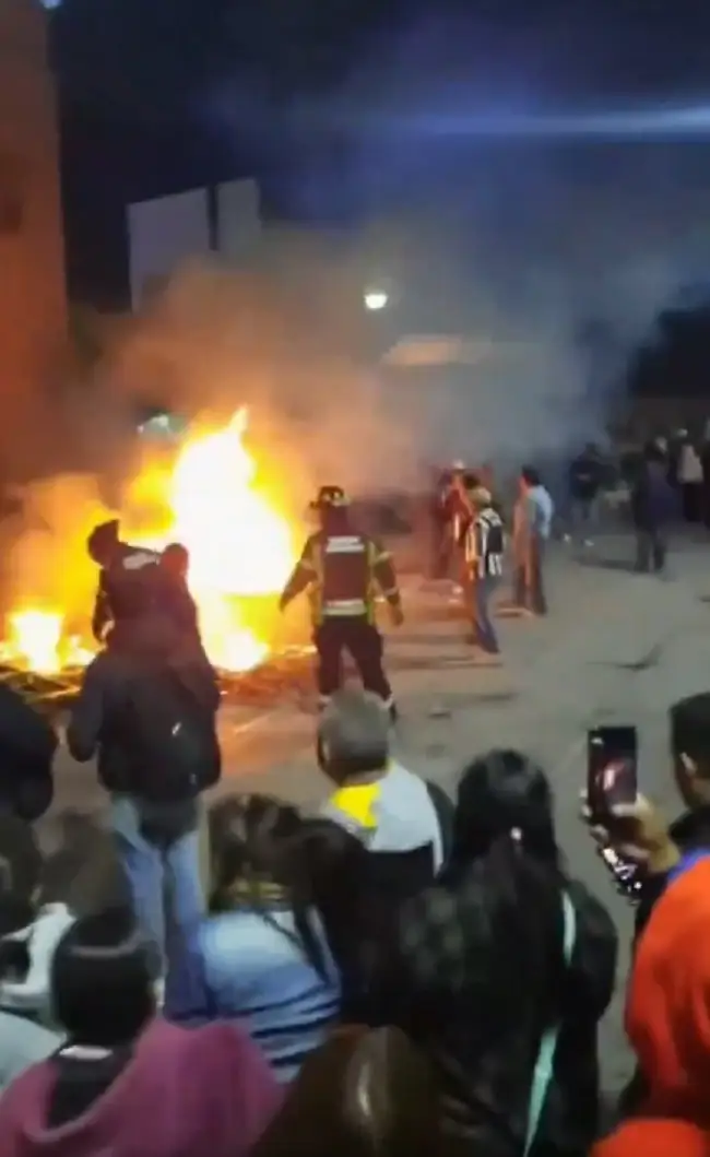 (VIDEO) Se incendió una iglesia durante fiesta patronal