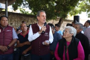 Inaugura Pepe Chedraui rehabilitación del bulevar Xonaca con el Tren Capitalino de Pavimentación