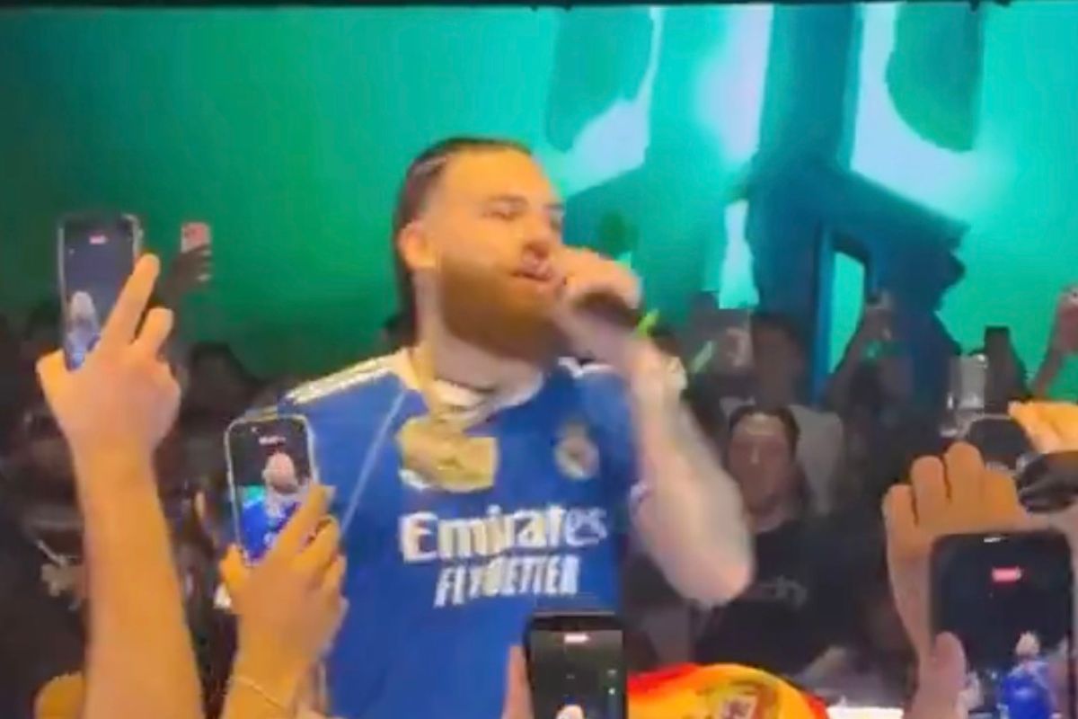 VIDEO: Atacan al rapero Hades 66 en pleno concierto y termina con el rostro ensangrentado 2 Atacan al rapero Hades 66 en pleno concierto y termina con el rostro ensangrentado