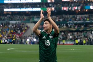 Gilberto Mora es el jugador más valioso PORTADA