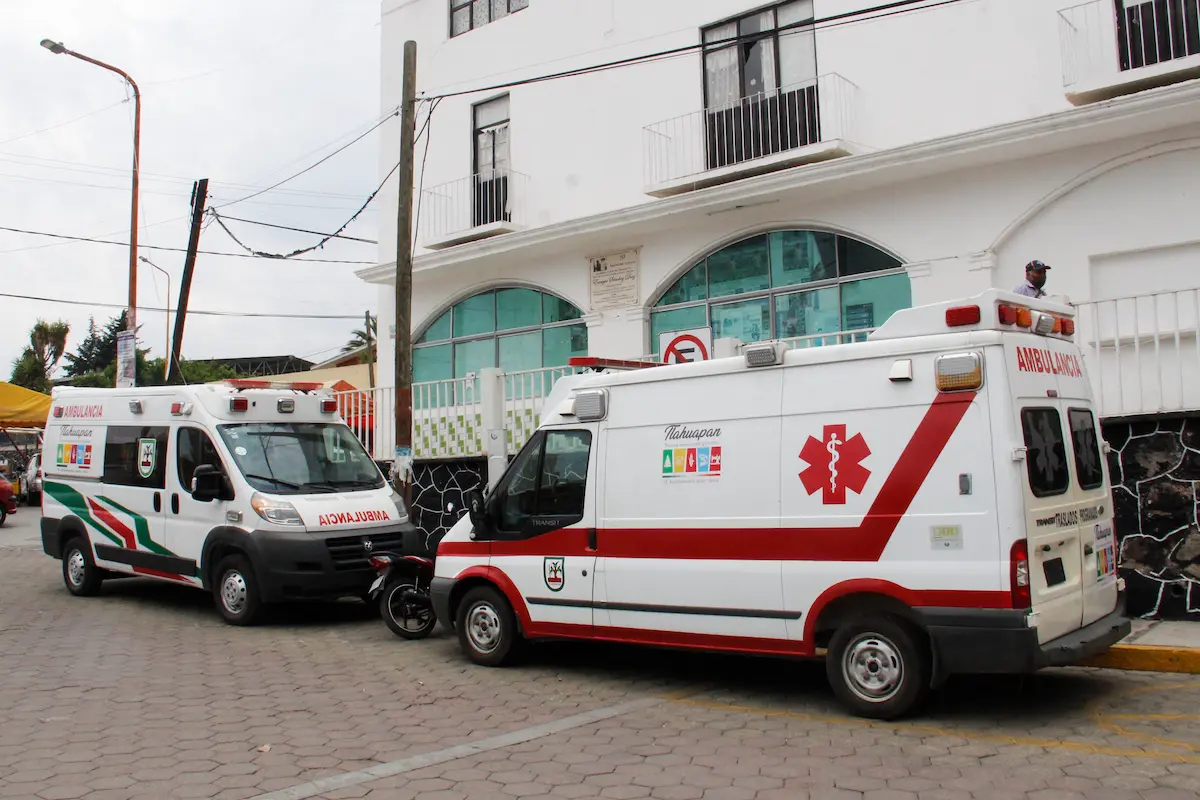 Hombre muere al interior de su automóvil en calles del Centro de San Andrés Cholula