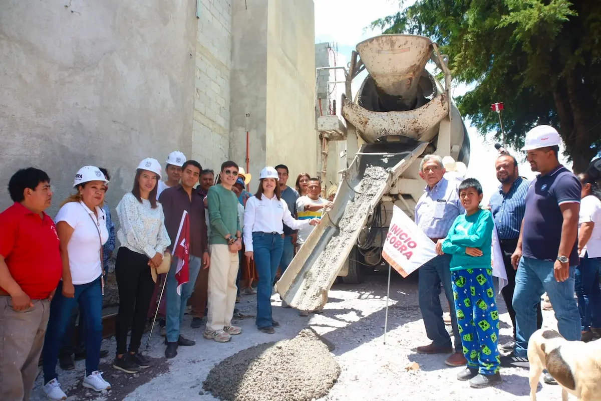 #PromesaCumplida: Bety Sánchez inicia pavimentación de calles en La Guadalupana 2 Bety Sánchez inicia pavimentación de calles en La Guadalupana