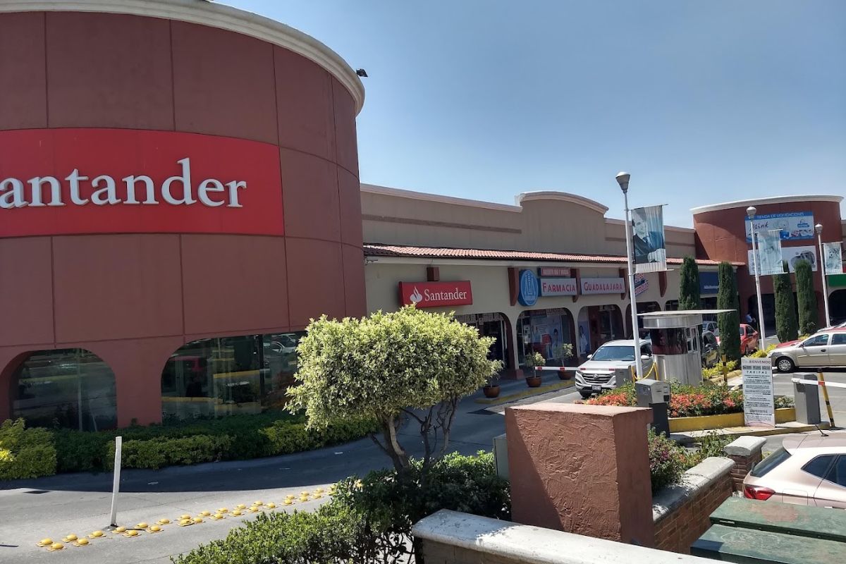 Asaltan a cuentahabiente en Plaza Tolín tras retirar 200 mil pesos
