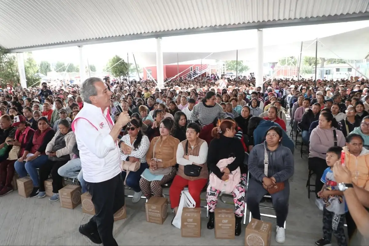 Entrega Pepe Chedraui apoyos del programa Alimentación Imparable en Xonacatepec