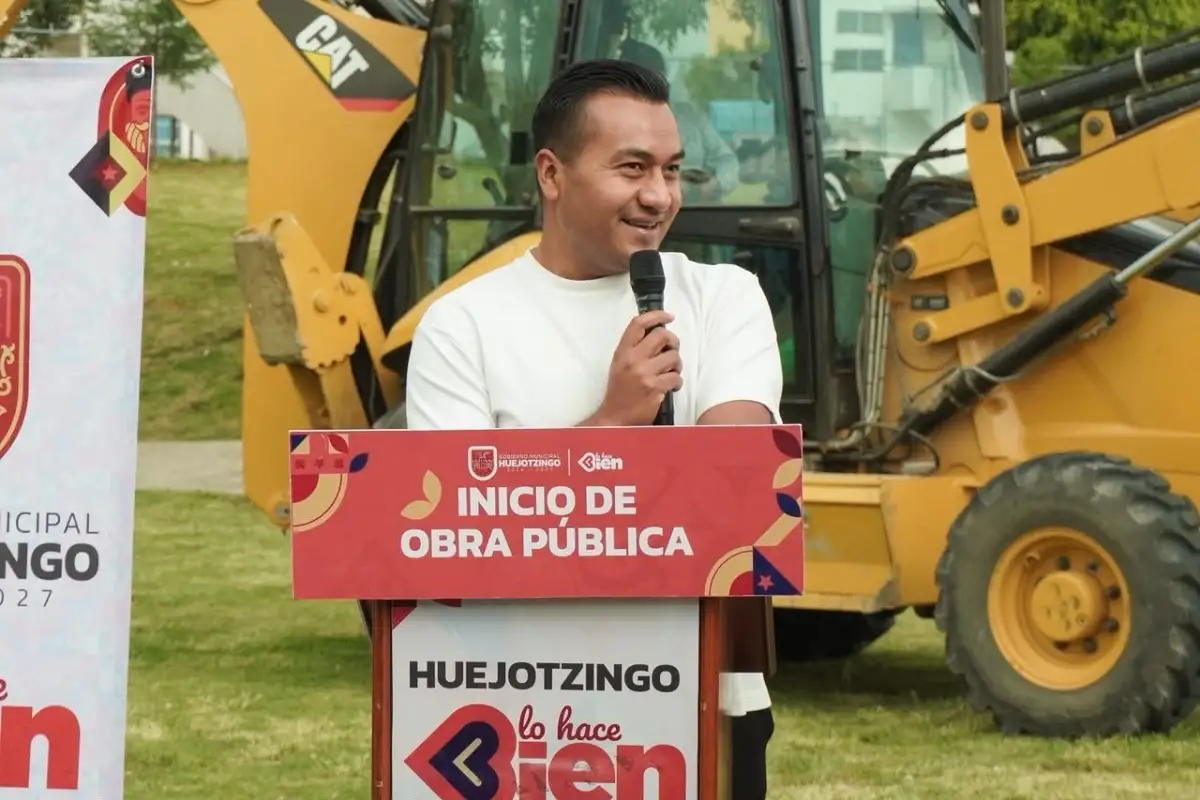 Pone en marcha Roberto Solís la rehabilitación de la cancha de "Valle de San Miguel", la quinta intervenida en Huejotzingo