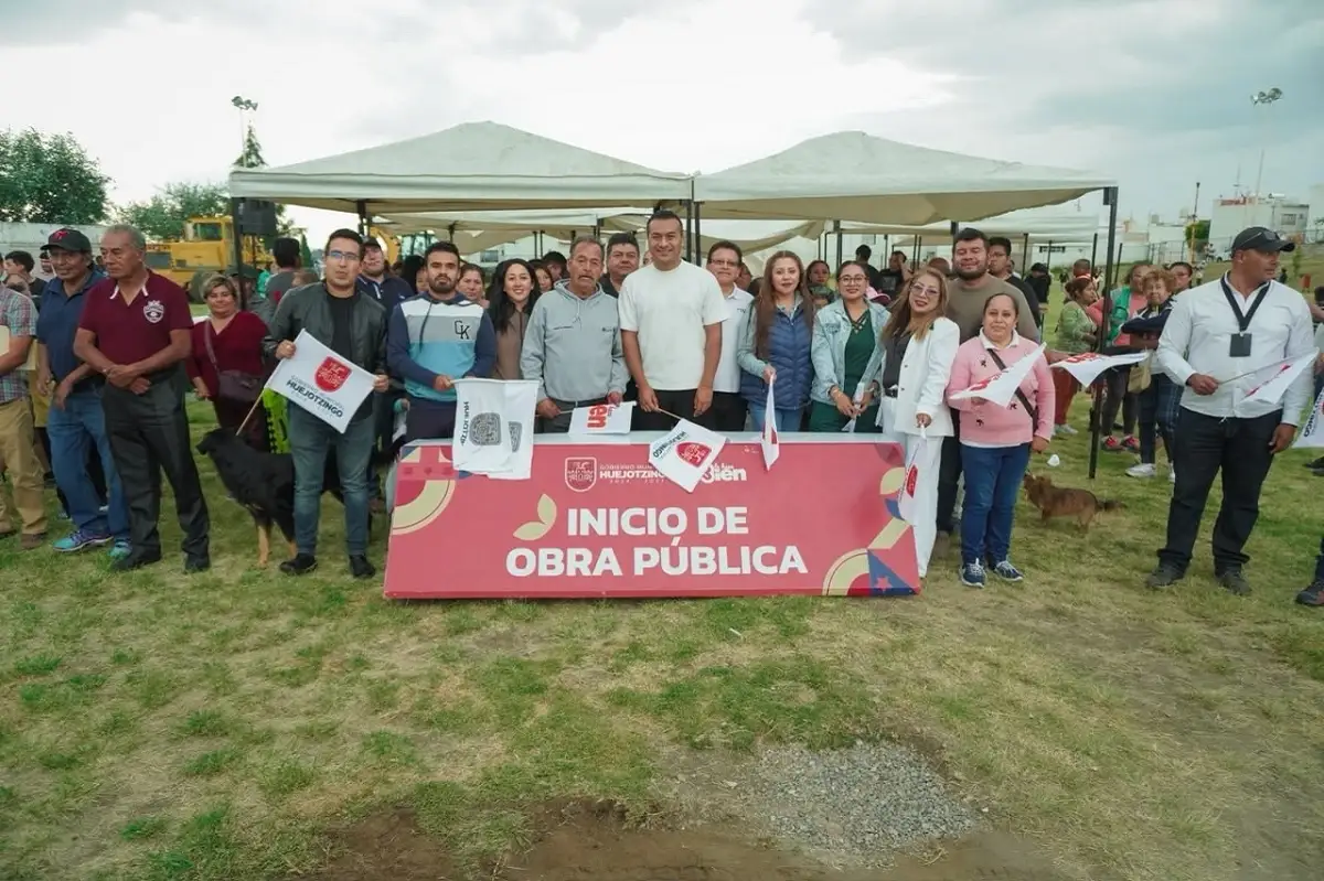 Pone en marcha Roberto Solís la rehabilitación de la cancha de "Valle de San Miguel", la quinta intervenida en Huejotzingo