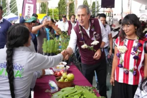 Garantiza Pepe Chedraui acceso a servicios y apoyos a familias de Canoa