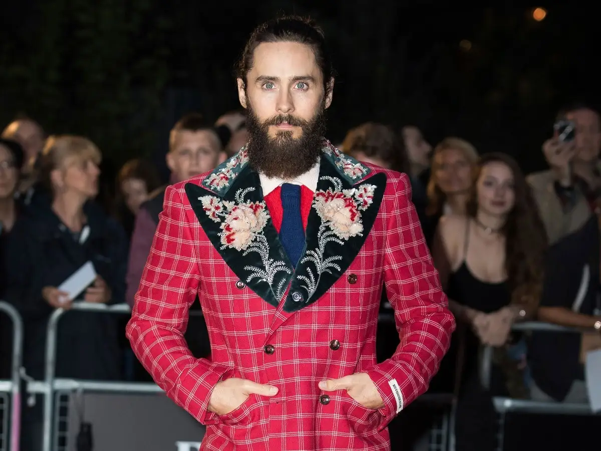 Acusan a Jared Leto de abusar de tres menores y una joven