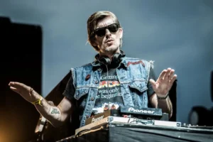 ¿Quién era Kavinsky, DJ conocido por Nightcall?