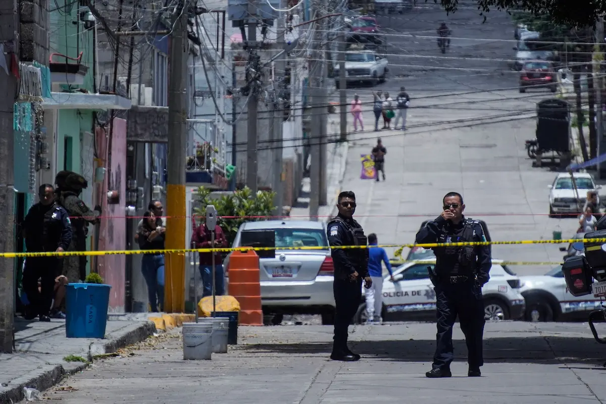 Balacera en estética frente al Mercado Morelos deja dos lesionados