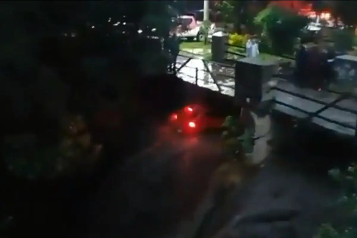 Río Tenexac arrastró un vehículo con pareja poblana adentro