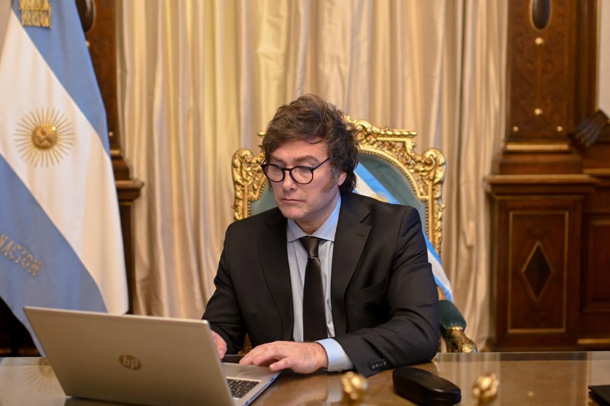 Javier Milei endurece medidas contra migrantes portada
