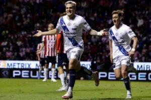 ¿Dónde ver Puebla vs Chivas este viernes y a qué hora?