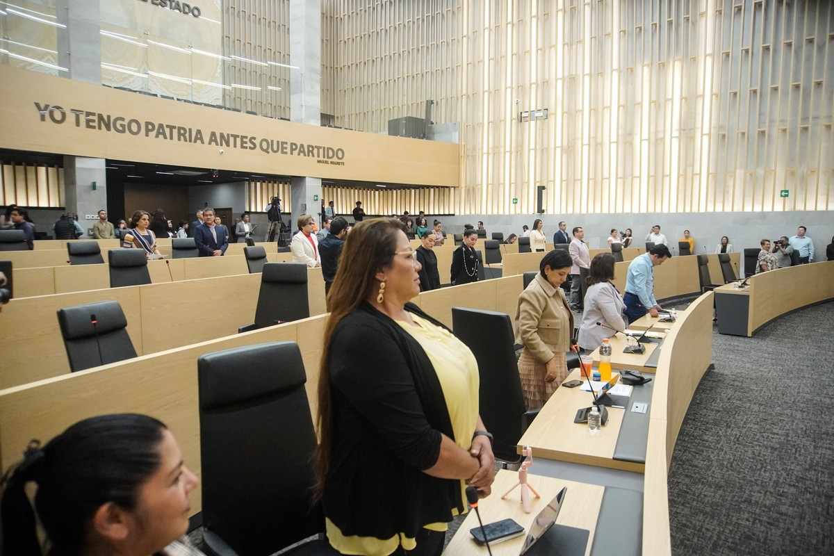 Conforman Comité Municipal de Adquisiciones del Municipio de Puebla en materia de concesiones 2 Integrantes del Cabildo de Puebla durante la sesión extraordinaria que aprobó el Comité Municipal de Adquisiciones | Foto: Agencia Enfoque