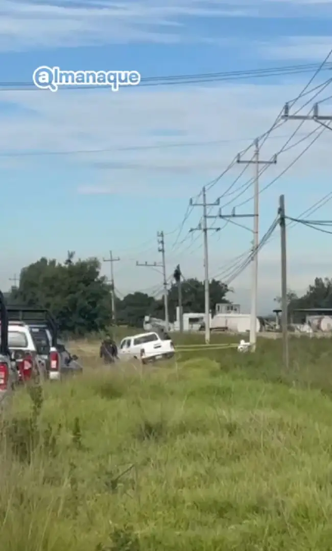 Hallan cuerpo en la carretera Amozoc-Nautla en una camioneta