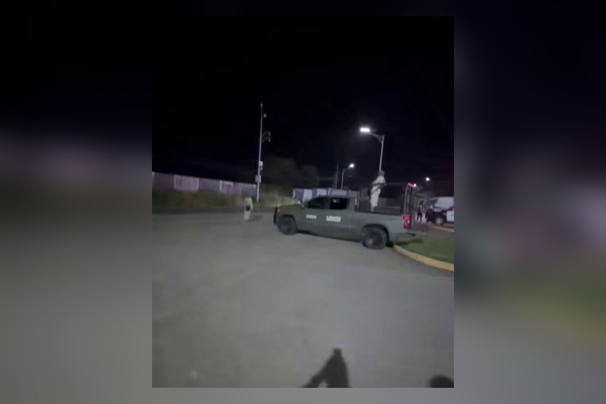 Motín en la Estación Migratoria Siglo XXI de Tapachula 2 Fuerzas federales, estatales y municipales resguardaron el perímetro de la Estación Migratoria Siglo XXI tras el motín | Foto: Cortesía