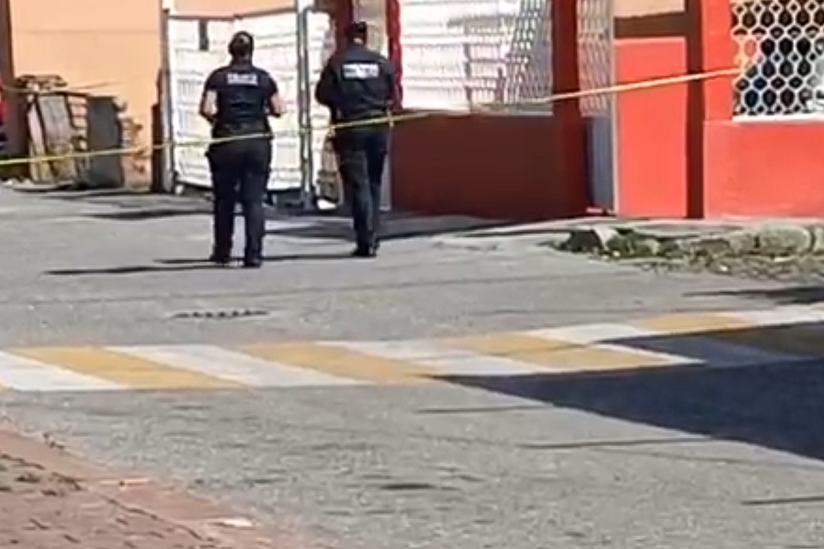 La Policía de Jiutepec, la SSPC y la Guardia Nacional resguardaron el inmueble en Civac donde se localizaron motocicletas con reporte de robo | Foto: Cortesía