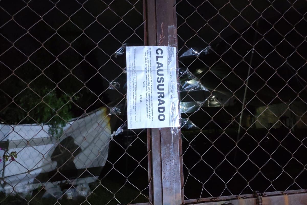 Clausuran palenque clandestino donde realizaban pelea de gallos en Santiago Momoxpan