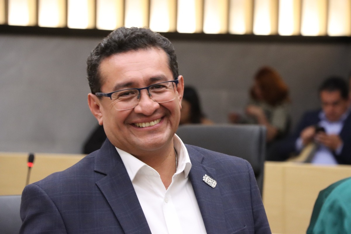 El diputado presentó ante el pleno la iniciativa para evitar la revictimización de menores | Foto: Cortesía