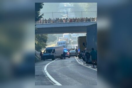 Bloqueo carretero en Santiago Tepepa, Acaxochitlán | Foto: Cortesía
