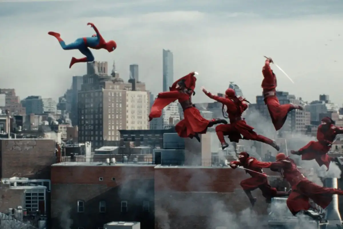 Por revelar spoilers de Spider-Man lo golpean en el cine